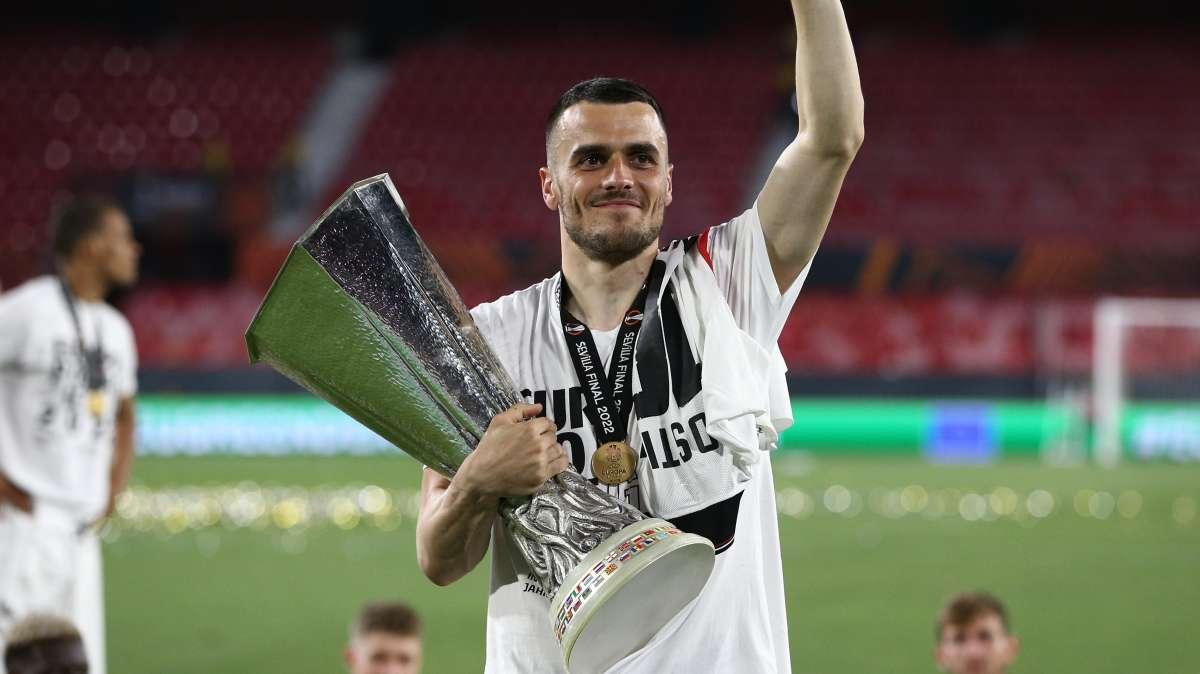 La Stampa - La Juve non affonda per Kostic, l'Inter ci ripensa: i nerazzurri si sono mossi nelle ultime ore 