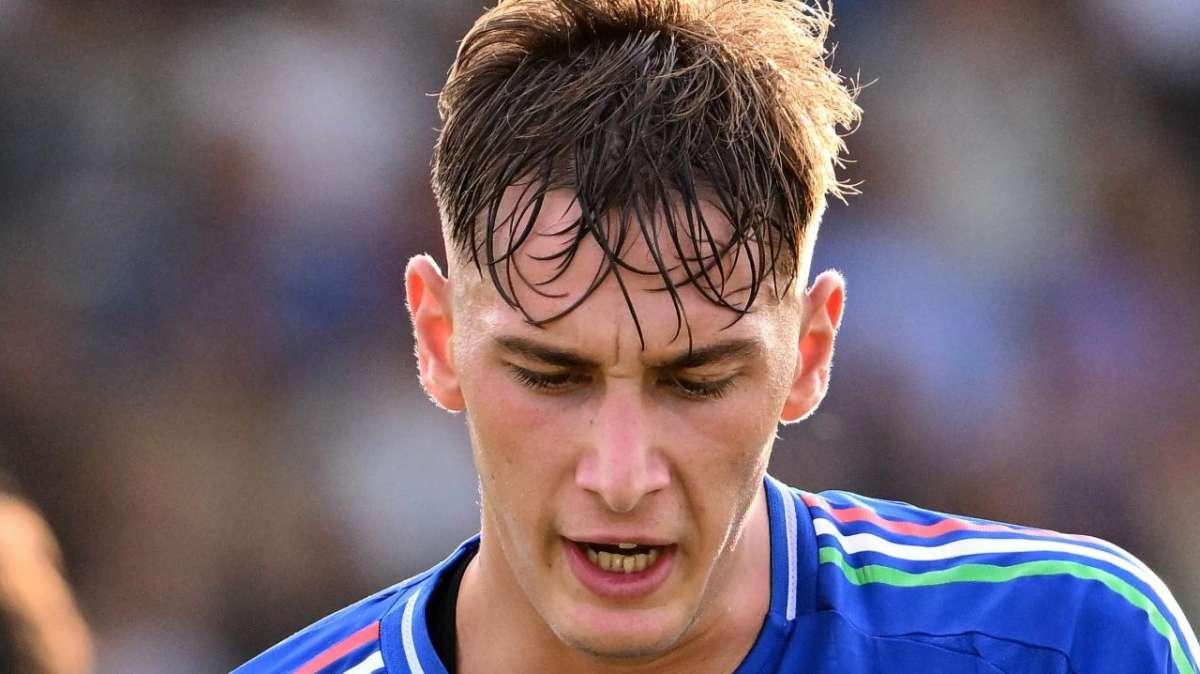 Il Mattino - L'Inter "gela" Giuffredi per Esposito: tornerà a Milano. Ma il Napoli ha una strategia