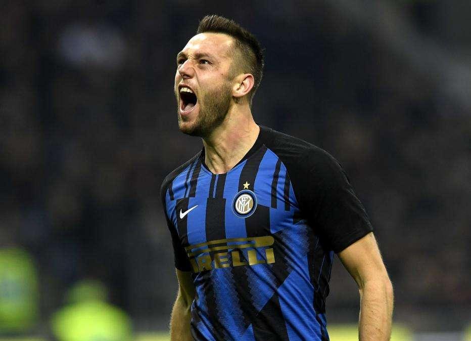 De Vrij: "Peccato per la sconfitta contro il Portogallo, ma sono orgoglioso di far parte di questo gruppo"