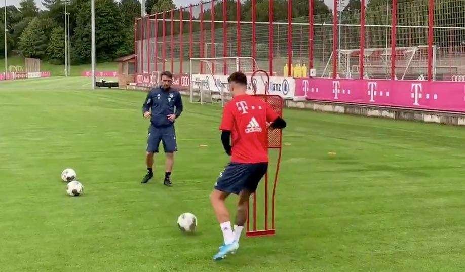 Bild - Bayern, bella accoglienza per Perisic: applauso dei compagni prima dell'allenamento 