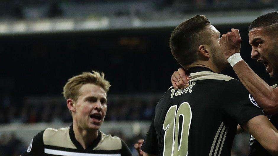UCL - Super Ajax! Poker al Bernabeu, il Real Madrid saluta. Passa anche il Tottenham: 1-0 al Borussia Dortmund