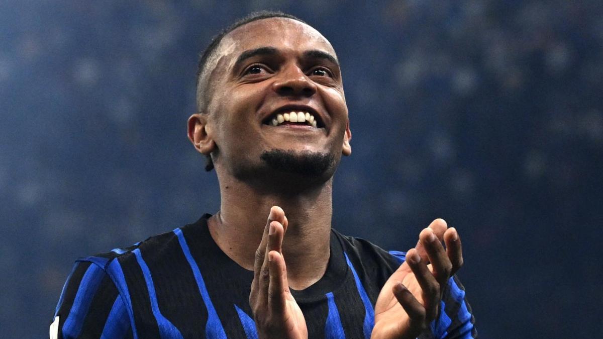 Svizzera agli ottavi, Akanji non si accontenta: "Non abbiamo ancora finito"