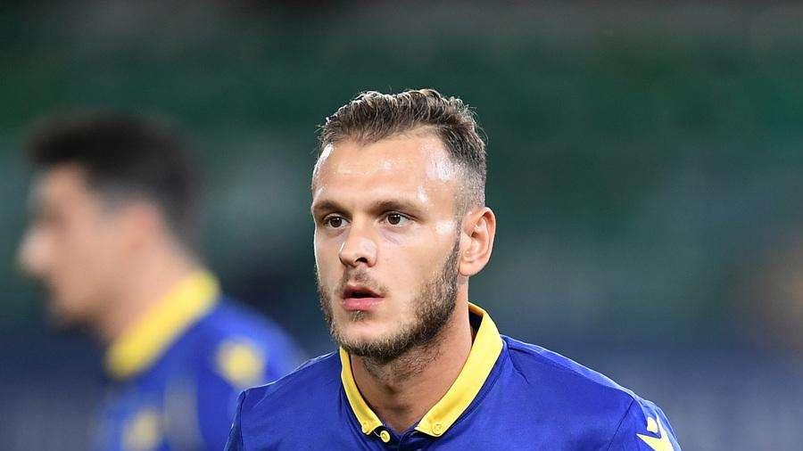 L'Hellas Verona ospita il Genoa: Salcedo e Dimarco partono dalla panchina