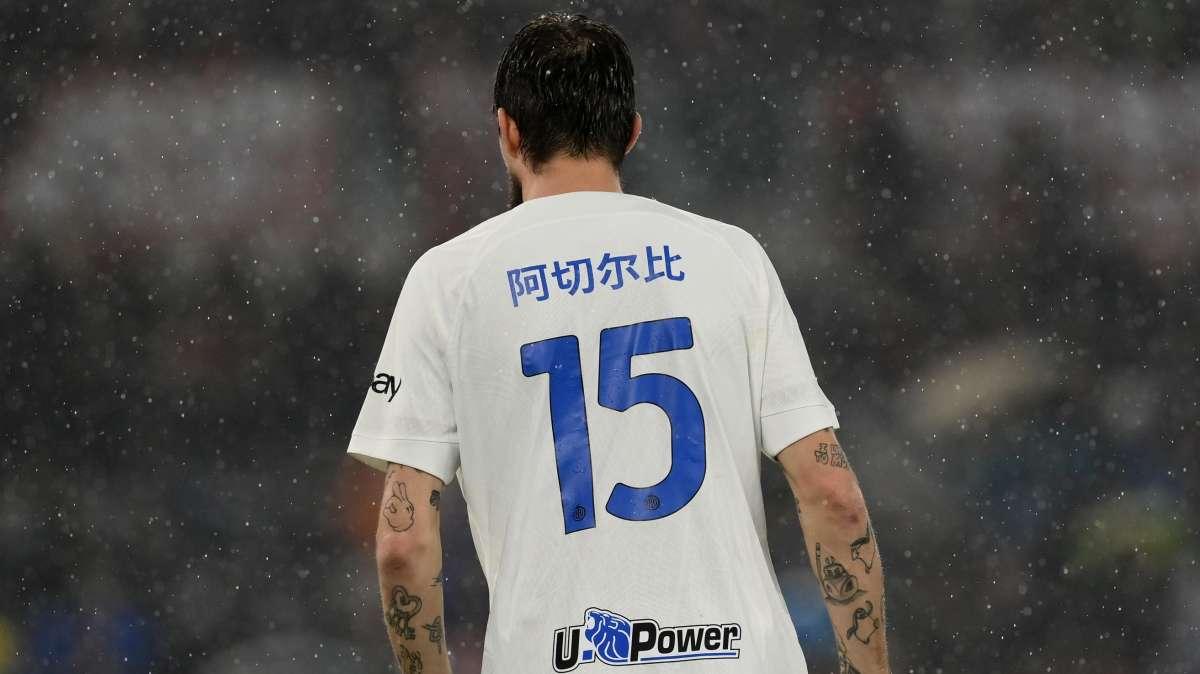FcIN - Inter, Acerbi a forte rischio per la sfida di Champions con l'Atletico Madrid: cosa filtra da Appiano 