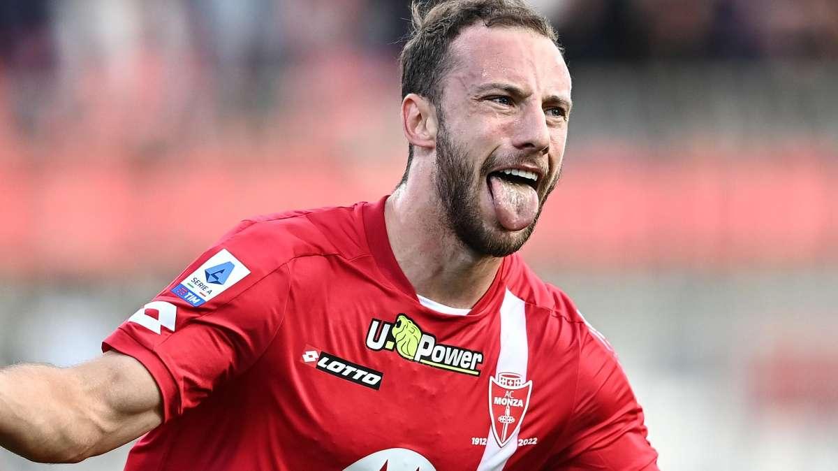 Sky - L'Inter si cautela a sinistra: mossa per Carlos Augusto. E su Lukebakio...