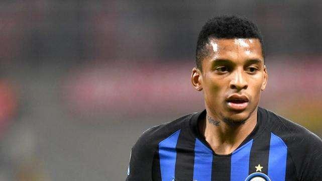 Lione, Aulas: "Dalbert ci interessa, ma c'è un problema"