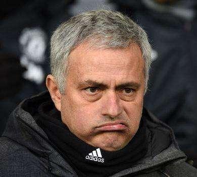 Mirror - Manchester United, congelato rinnovo di Mou