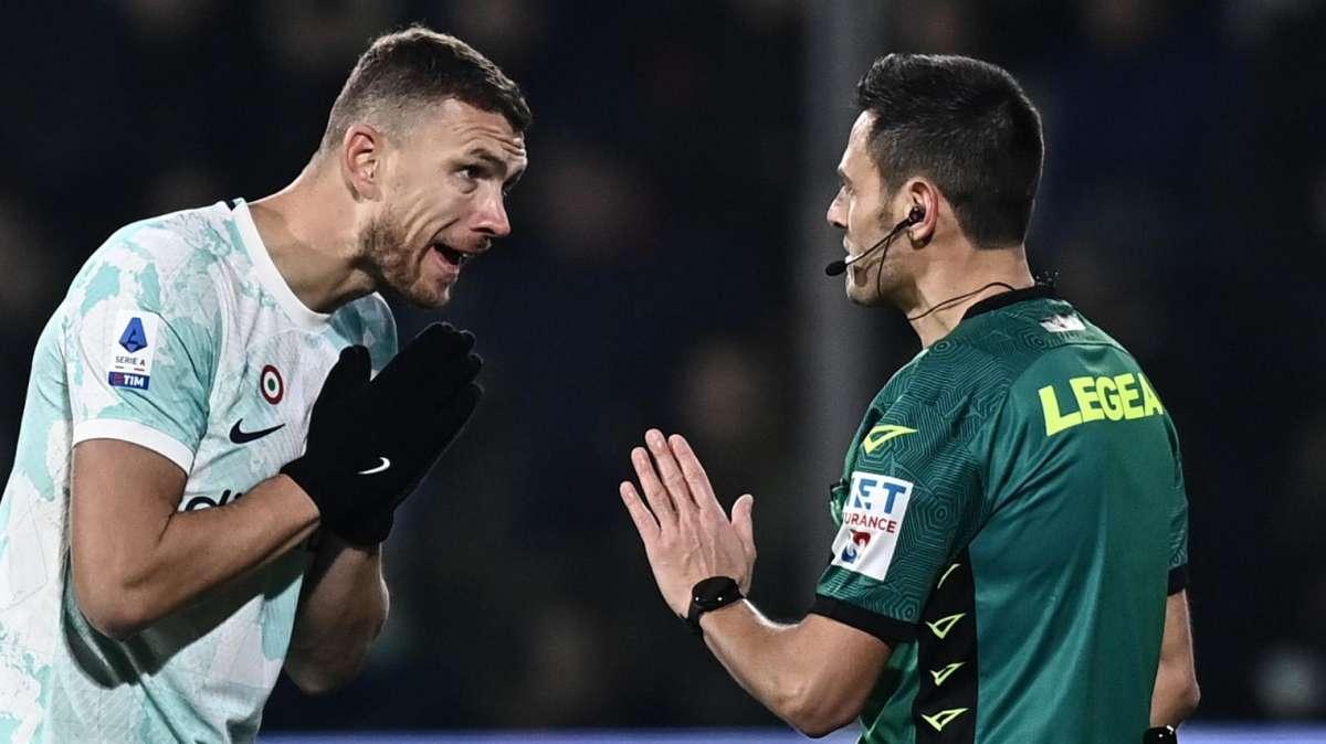 Moviola CdS - Chiriches-Dzeko: ci sta non dare rigore. Calhanoglu andava espulso