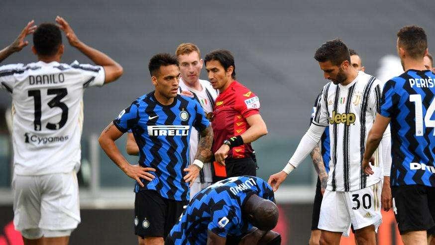Juve-Inter - Calvarese in confusione totale: sbaglia quasi tutto, rigore del 3-2 inventato. Anche Kulusevski da doppio giallo