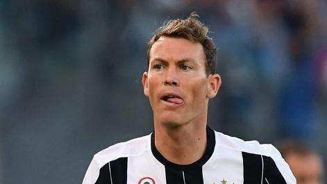 Lichtsteiner, la Juve fa muro: "5 mln, ma non dall'Inter"