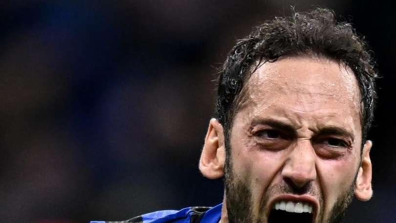 TS - Calhanoglu, l'Inter aspetta una presa di posizione. Ederson successore designato, ma servono altre uscite