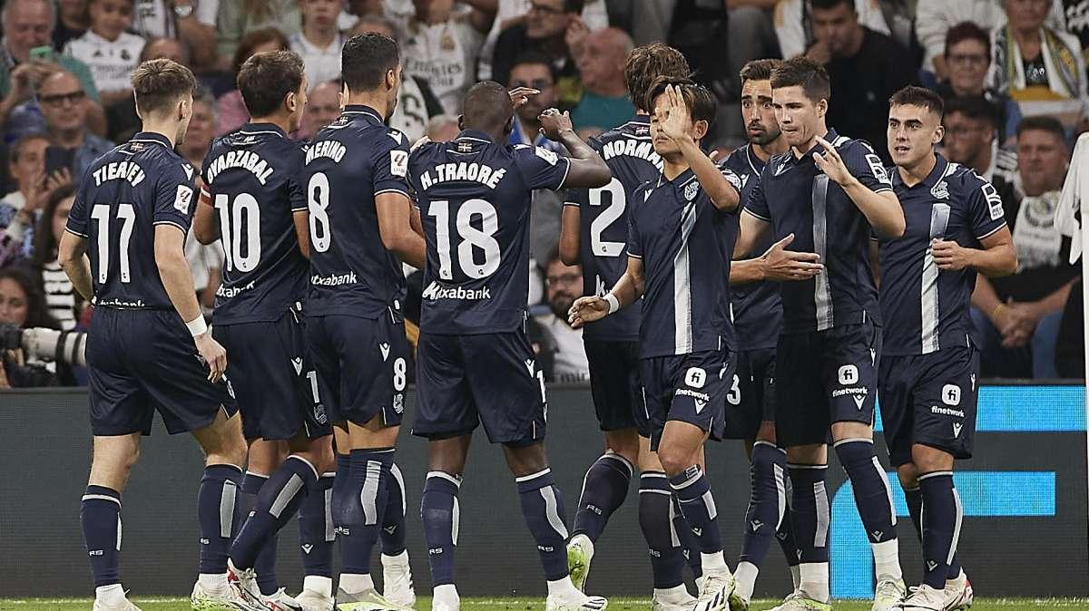 Terza vittoria di fila per la Real Sociedad: 3-0 all'Athletic e aggancio al quarto posto