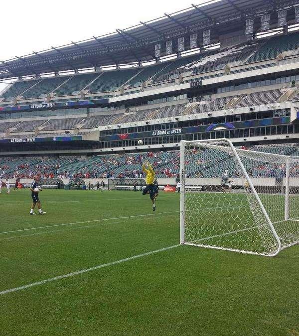 FOTO - Inter in campo, Handanovic va in presa