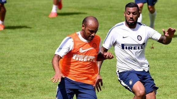 FOTO - M'Vila, prima partitella. Duello con Johnny