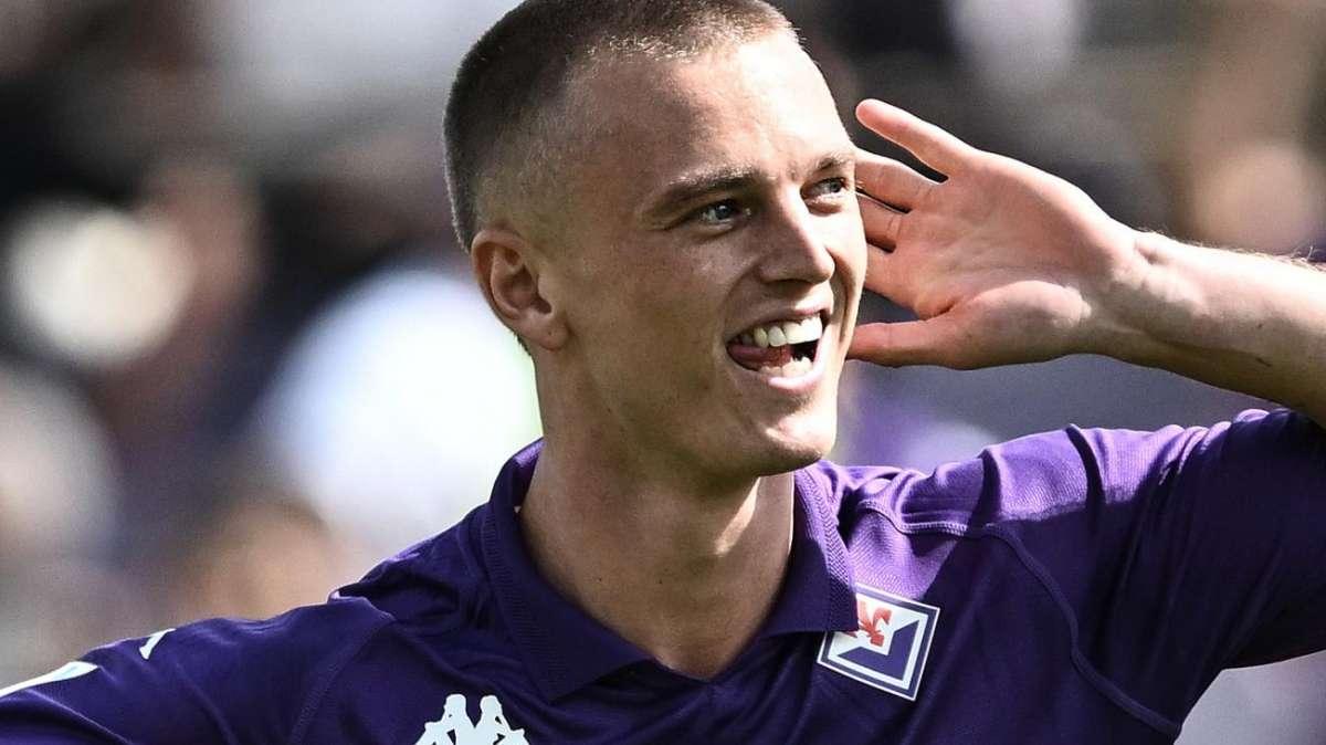 Gudmundsson si prende la Fiorentina: doppietta dal dischetto per l'islandese, Lazio ko 2-1