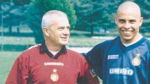 Ronaldo saluta Simoni: "Potevamo e dovevamo vincere di più, ma abbiamo vinto insieme. Grazie di tutto, mister" 