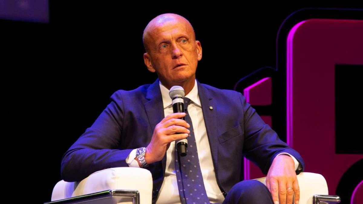 Collina: "Fallo di mano? Il calcio non è tennis. Sul fuorigioco questione filosofica"