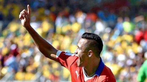 VIDEO - Capolavoro Sanchez: la punizione è perfetta