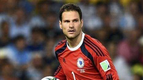 Begovic 'attuale': il bosniaco è nella rosa post-Handa