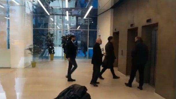 VIDEO - L'agente di Chong e Amrabat nella sede dell'Inter: si parla del giovane esterno
