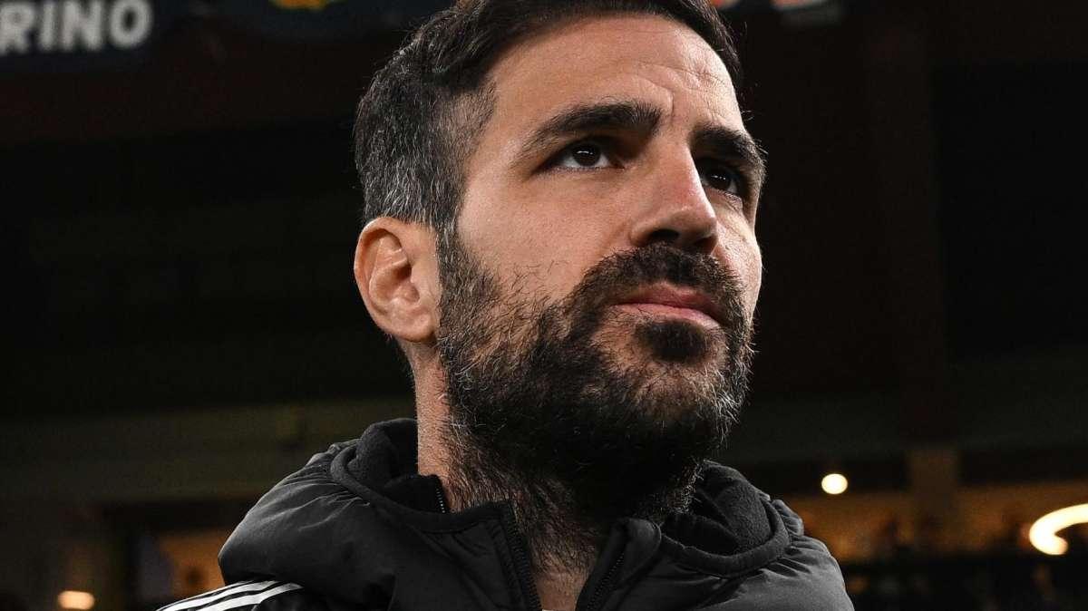 I tifosi del Como provano a dissuadere Fabregas: "Sei il nostro simbolo, la città ti ama"
