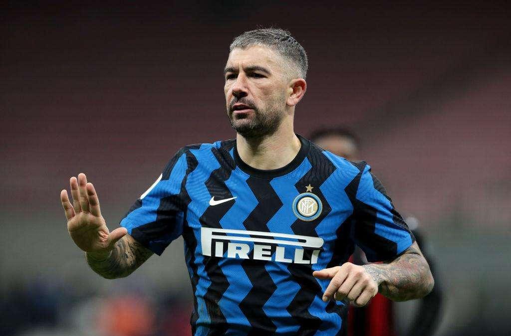 Bologna, Kolarov rimane in cima ai pensieri di Mihajlovic. Permane un gap legato all'ingaggio