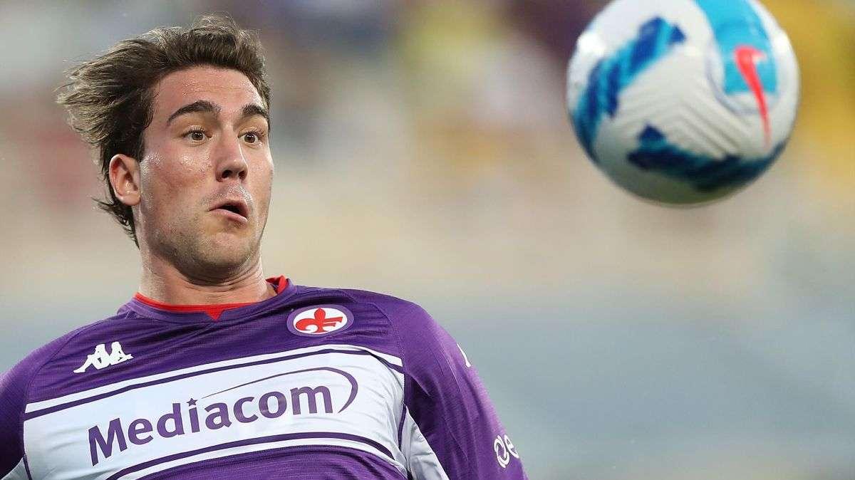 Vlahovic, l'Atletico Madrid pensa già al rilancio: 60 mln più un giocatore