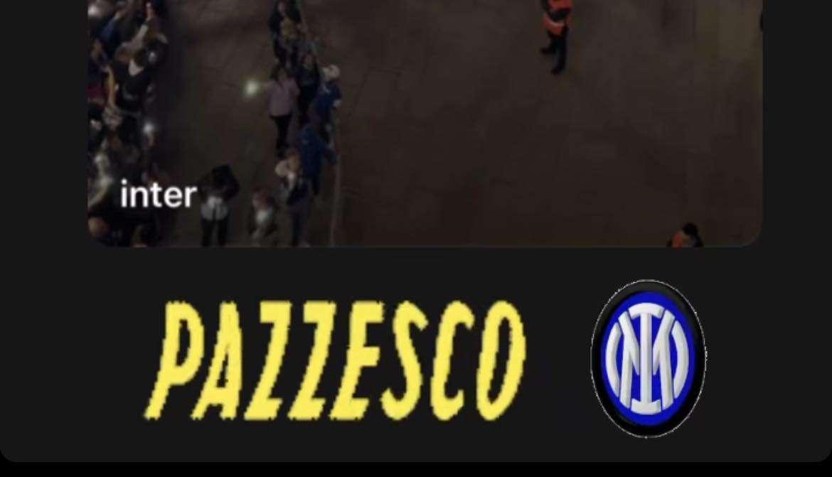 Piazza Duomo illuminata dai tifosi dell'Inter, Cambiasso a bocca aperta: "Pazzesco"