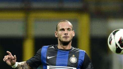 Mediaset - Sneijder-Psg, ci sarebbe l'accordo? Ora Leonardo e l'Inter...