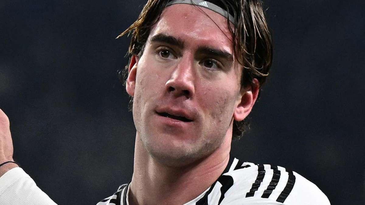 Vlahovic 'spegne' l'incendio divampato con la tifoseria: "È importante ripartire uniti, fino alla fine"