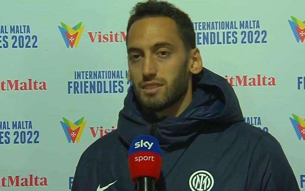 Calhanoglu a Sky: "Vogliamo ripartire forte, serve vincere sempre per rimanere attaccati alle prime"