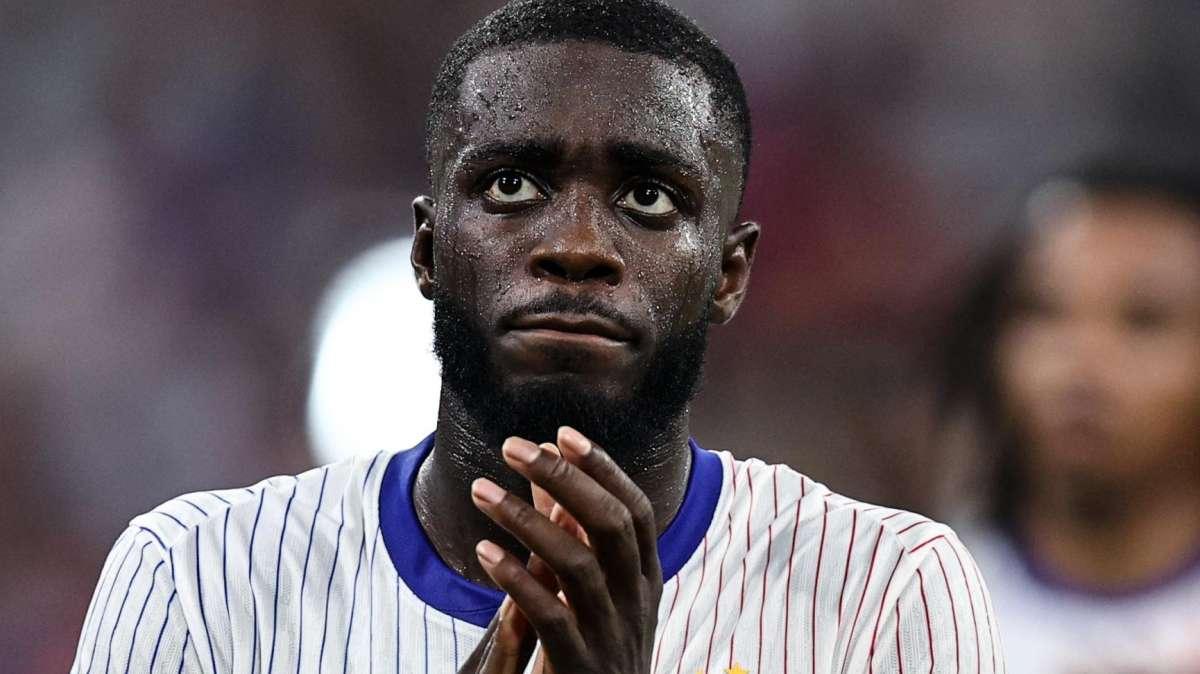 BILD - Bayern, stagione finita anche per Upamecano: l'infortunio è più grave del previsto
