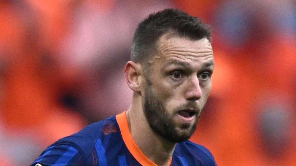 Calcio e Finanza - Inter, plusvalenza piena dall'eventuale cessione di De Vrij: i numeri 