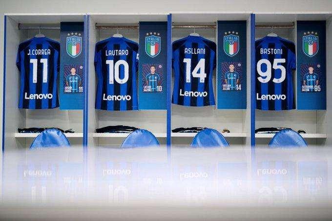 Contro la Lazio in nerazzurro: Inter in campo con la prima maglia. Le foto dello spogliatoio