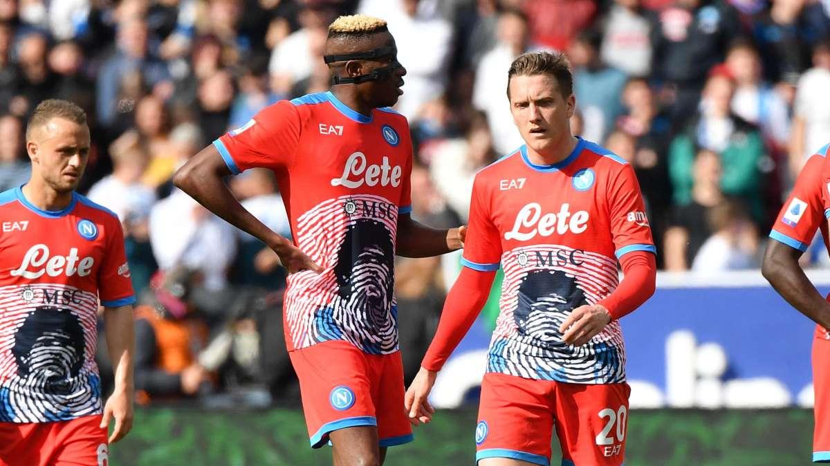 Il Napoli crolla, l'Inter lo aggancia: azzurri ko contro la Fiorentina. Il Sassuolo batte l'Atalanta 