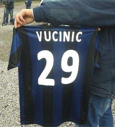 FOTO - Ad Appiano spunta la maglietta di Vucinic