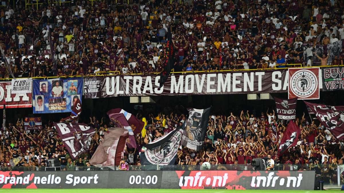 Salernitana, inizia la mobilitazione dei tifosi per l'Inter: polverizzati i 3.900 biglietti del settore ospiti