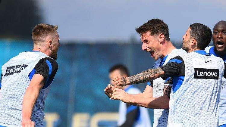 VIDEO - Partitella ad Appiano: vincono i bianchi. Hakimi ne fa tre, ma la decide Pinamonti