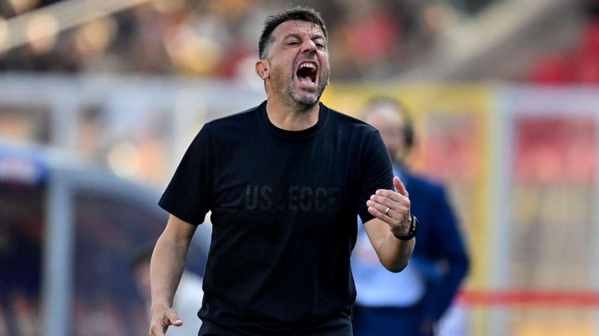 Lecce, D'Aversa: "Nel primo tempo superiori al Sassuolo che ha battuto l'Inter a San Siro"