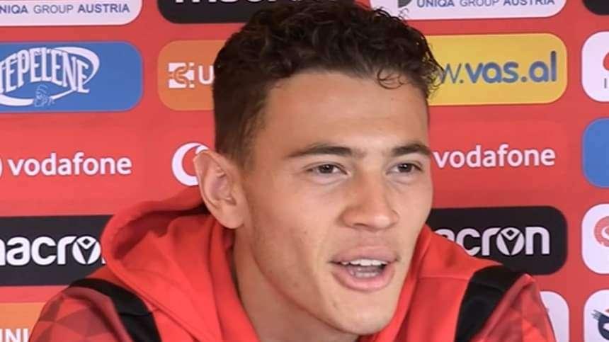 AFL a Milano per selezionare i giovani albanesi. Asllani ospite d'eccezione: preso d'assalto per la foto ricordo