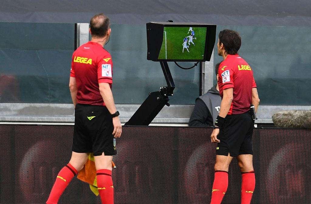 L'Inter assonnata perde il VARby d'Italia. Da Torino, i nerazzurri tornano con il salto del Toro 