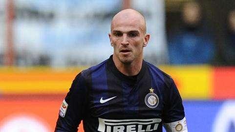 Pericolo diffide: anche Cambiasso a rischio squalifica