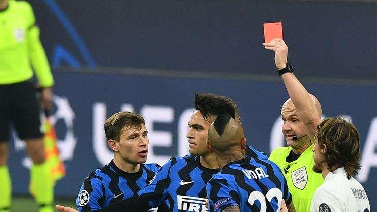 CdS - Vidal, multa e scuse: ieri le parole del cileno alla squadra. Ma era convinto di aver subito fallo da Varane