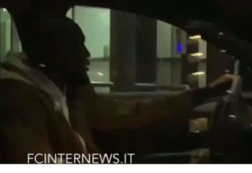 VIDEO - Romelu Lukaku si presenta nella sede dell'Inter per attività di comunicazione