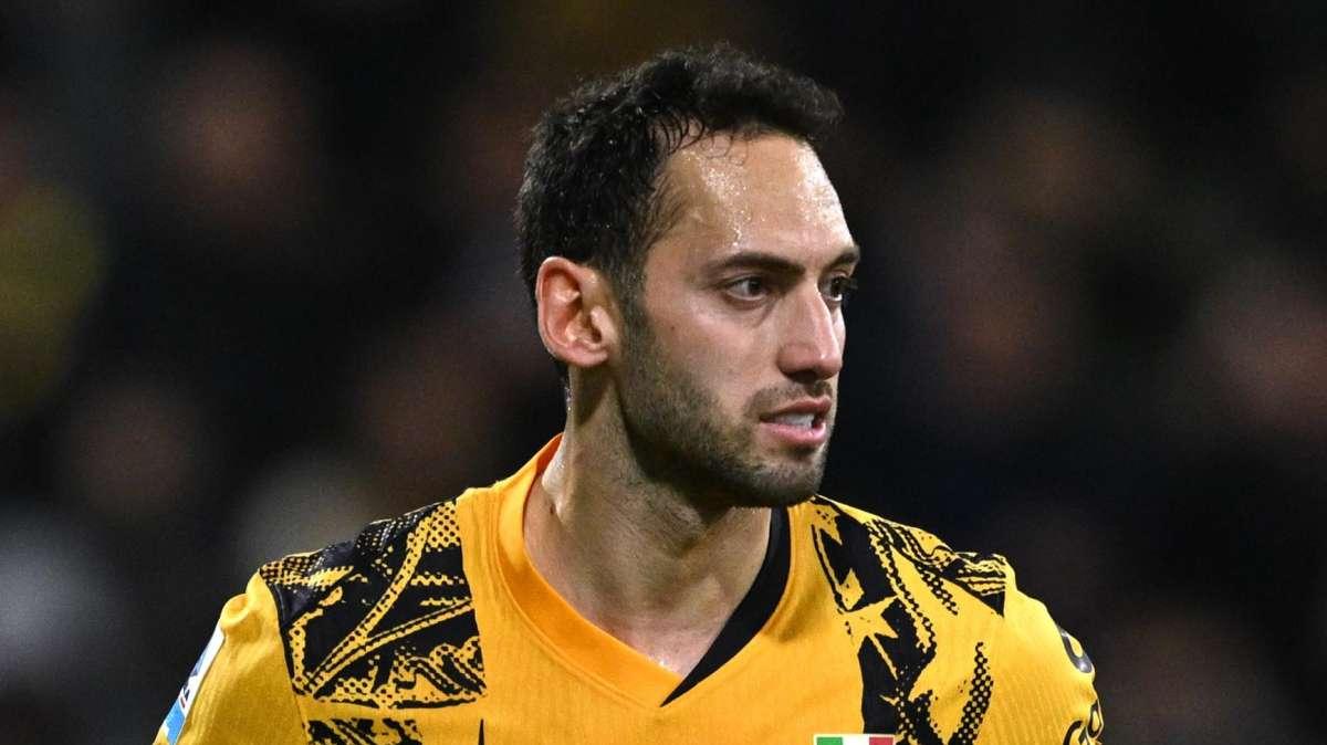 Calhanoglu compie 31 anni, gli auguri dell'Inter: "Prestazioni di livello e numeri da record in nerazzurro"