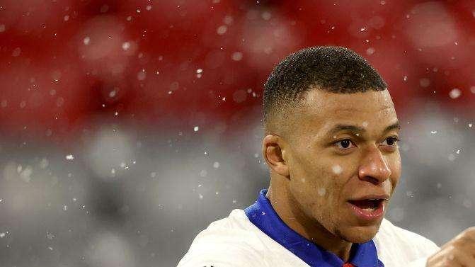 Condò: "Siamo stati blasfemi a paragonare Mbappé a Ronaldo il Fenomeno"