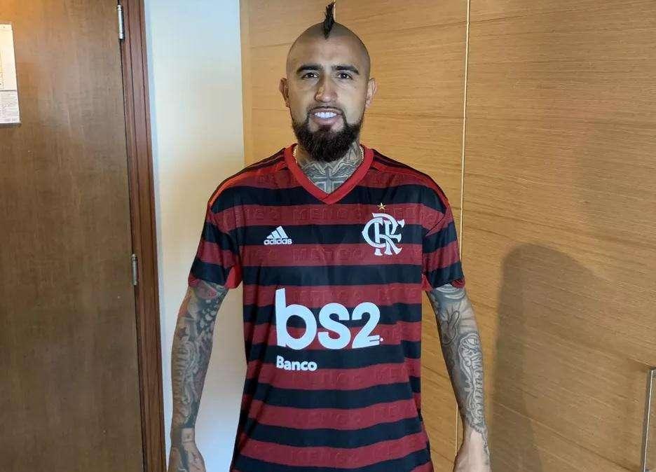 Tra spiagge e lavoro in palestra, Vidal si prepara per l'avventura al Flamengo