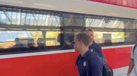 VIDEO - L'Inter punta la sfida al Lione: la partenza dei nerazzurri. Quattro assenti, prima chiamata per Skriniar