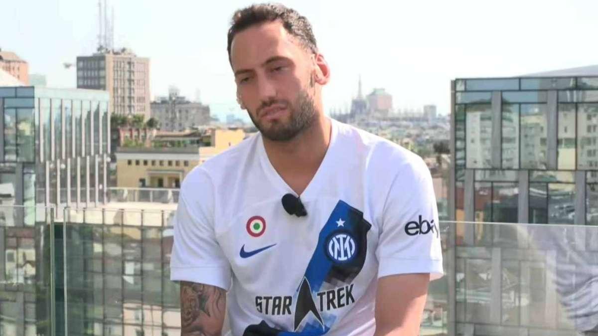 Calhanoglu: "Ritorno al Galatasaray? No, voglio restare al top. E negli ultimi mesi in Turchia...". Poi la precisazione
