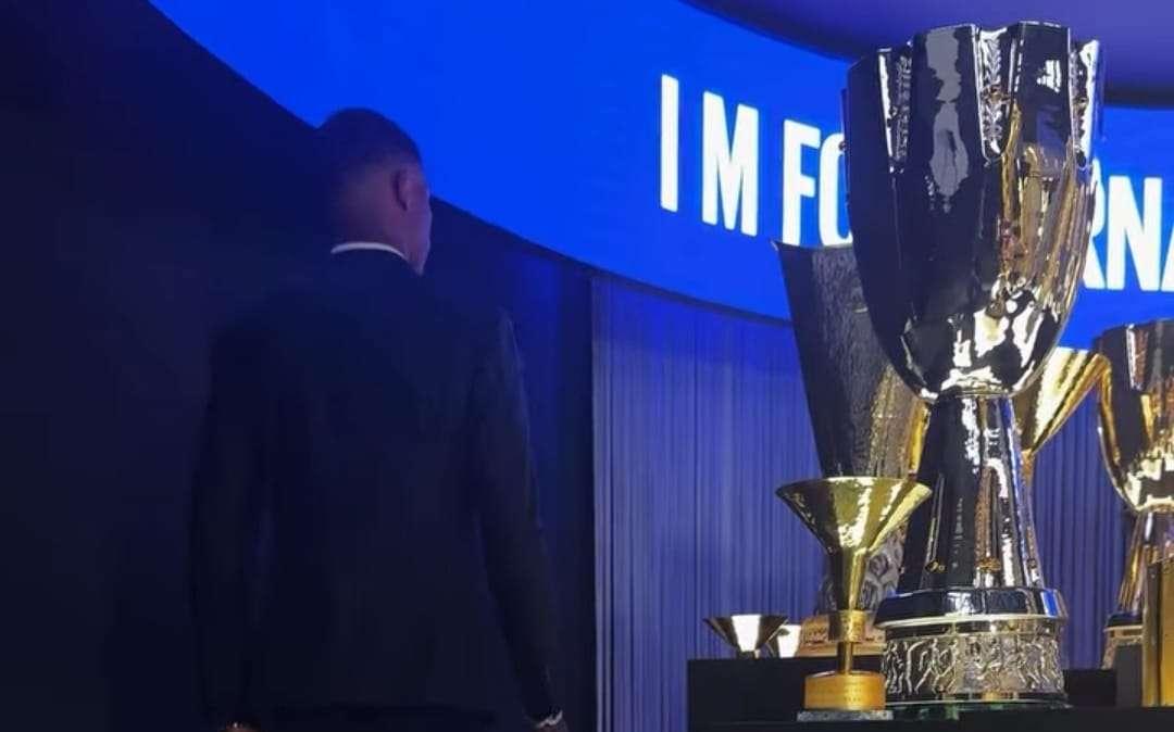 Dumfries rinnova, l'Inter 'spoilera' sui social. Con un ritmo inconfondibile...